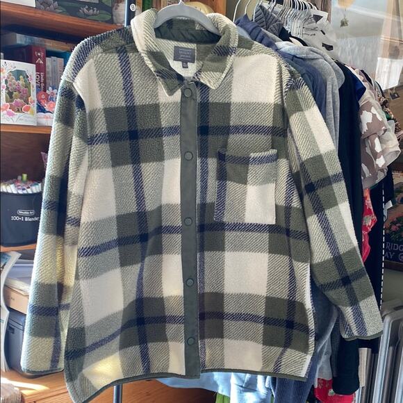 Berkley Jensen Plaid Button-Up Jacket in Green and Cream - Picture 1 of 6